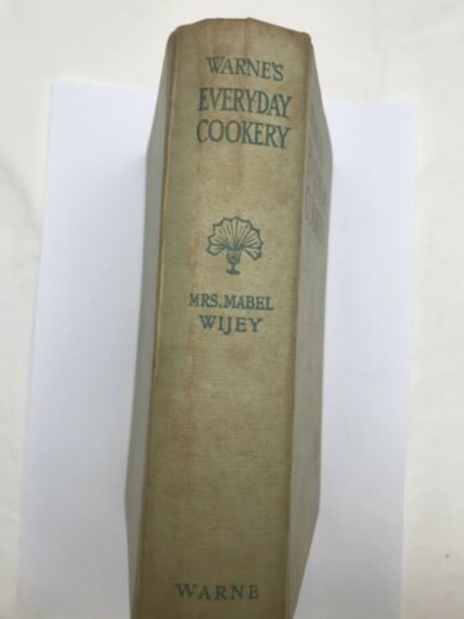 Warne’s Everyday Cookery Edited By Mrs Mabel Wijey 1959 Hardback Vintage Book
