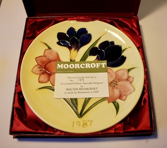 Antique Moorcroft Anniversary Plate 1987 Limited Edition Mint, Boxed and Certificated.