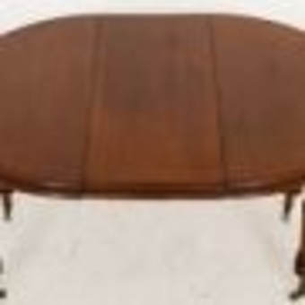 Antique Late Victorian mahogany extending dining table 