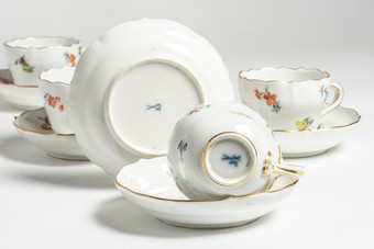 Antique 1880s Meissen Cups & Saucers