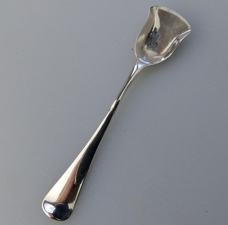 Antique Solid Silver : Georgian Shovel Mustard Spoon C.18th / early 19thC