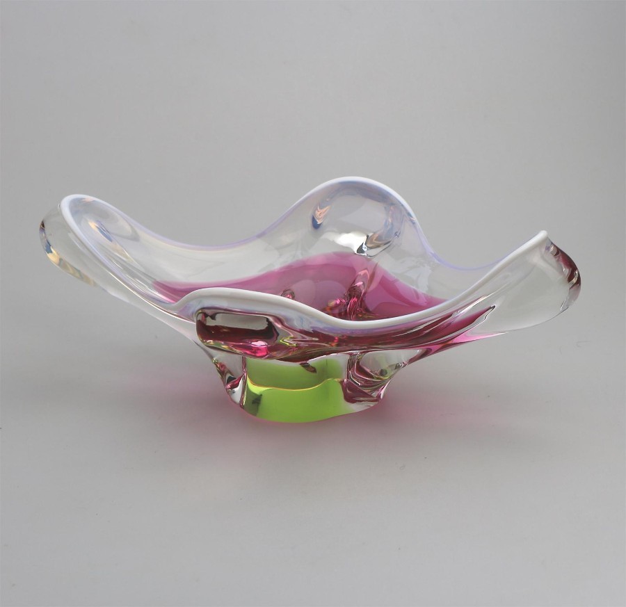 Retro Art Glass : A good Josef Hospodka for Glassworks Chribska raspberry opaline & green Bowl C.1960