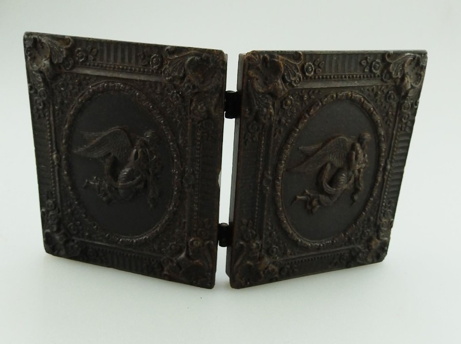 Antique Thermoplastic Union Case : RARE Ambrotype & Gutta Percha Case C.1850's