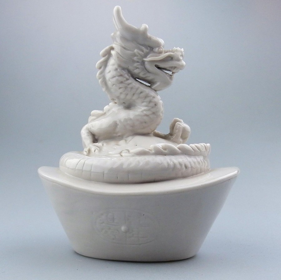 Antique Chinese porcelain Oriental Ceramics Dragon on Ingot Figure C.19thC