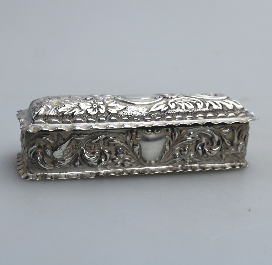 Antique Solid Silver a pretty Box with birds, flora, scrolls etc... Birm 1898