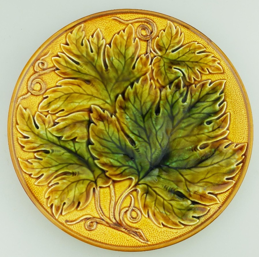 Majolica Antique Pottery a lovely Victorian Cabbage Ware Dessert Plate 11X Available C.19thC