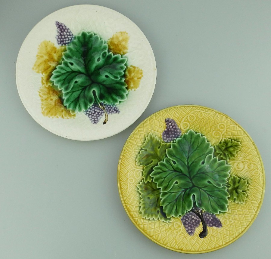 Majolica Antique Pottery a pair 2X Victorian Cabbage Ware Dessert Plates C.19thC
