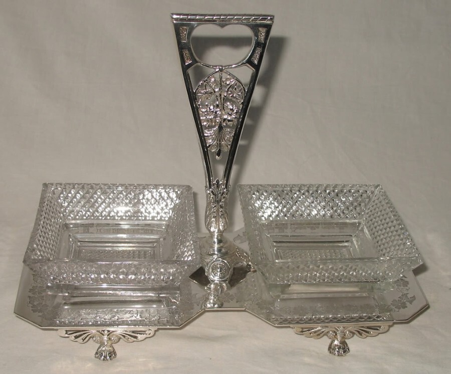 A good exceptional quality antique silver plate Walker & Hall double Sweetmeat Dish 1900-20