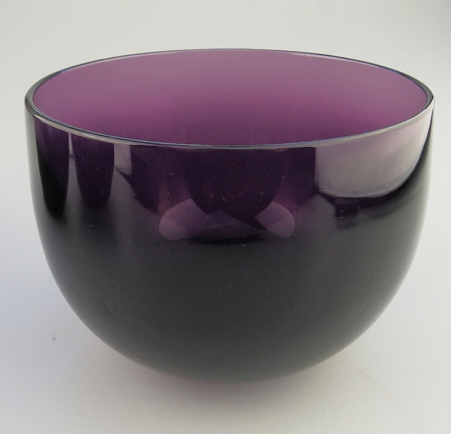 A scarce antique Victorian English amethyst coloured glass Bowl C.19thC