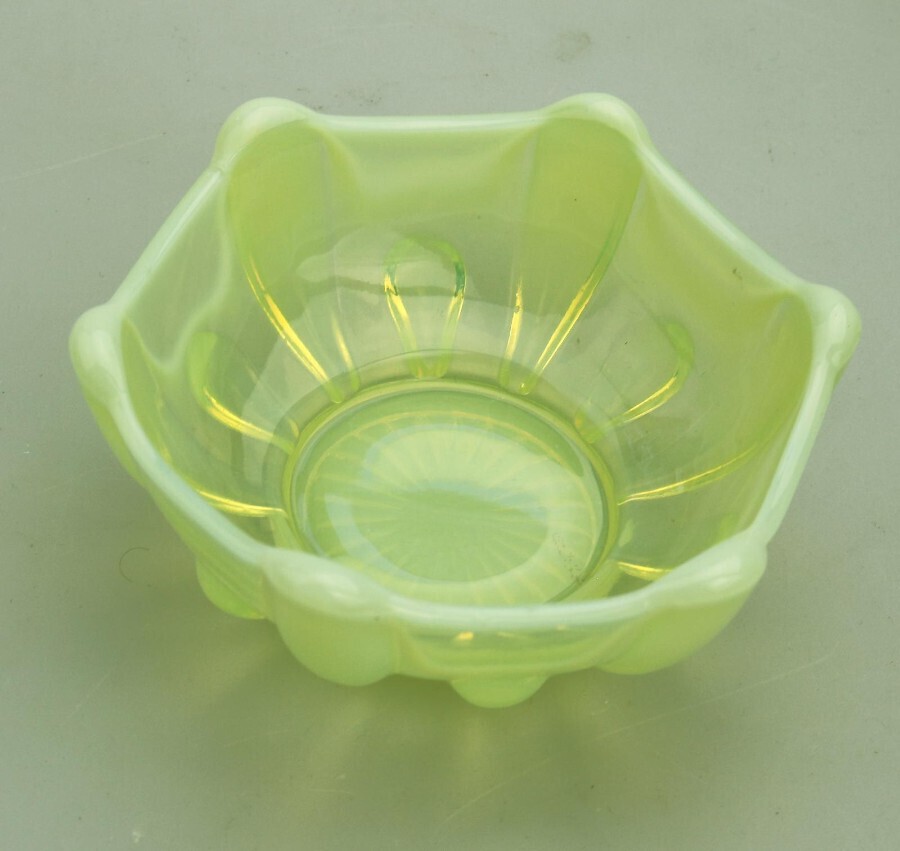 An antique Uranium Pearline / Vaseline pressed Art Glass Bowl No.1 C.19/20thC