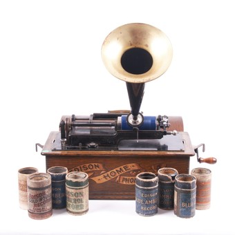 THOMAS A. Edison Home Phonograph with 9 original cylinder records.19th century