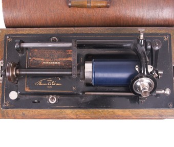 Antique THOMAS A. Edison Home Phonograph with 9 original cylinder records.19th century