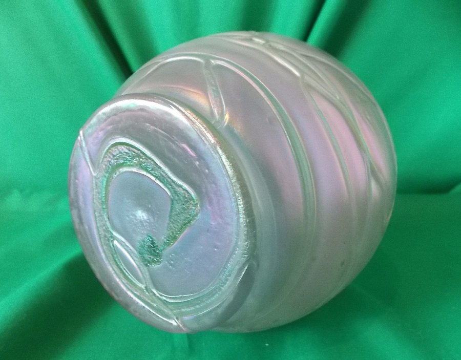 Loetz / Kralik opalescent iridescent Vase