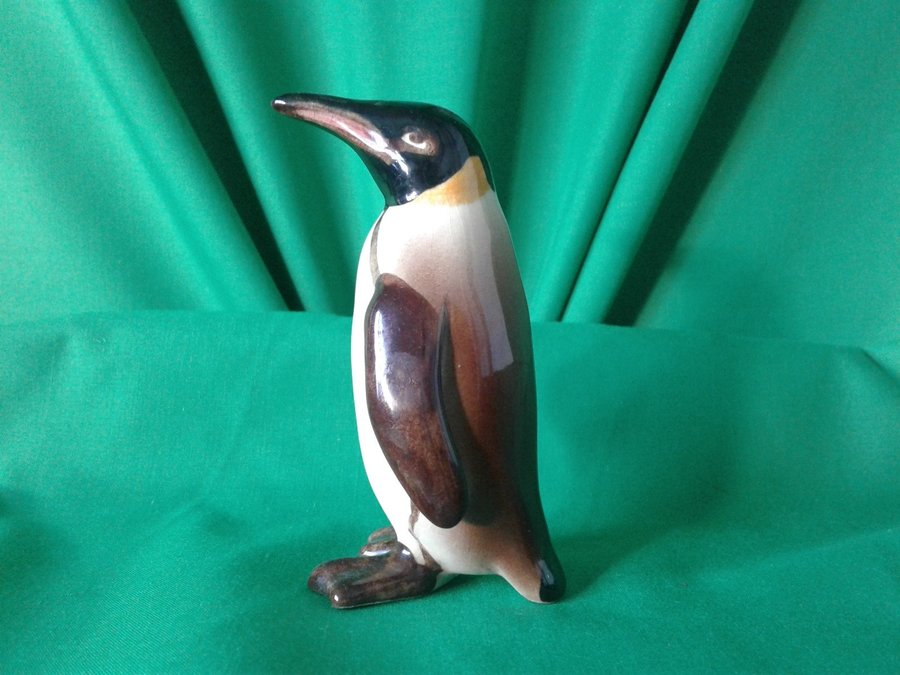 SOLD Goebels penguin