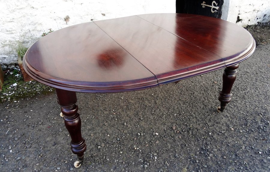 Victorian mahogany 1 leaf dining table