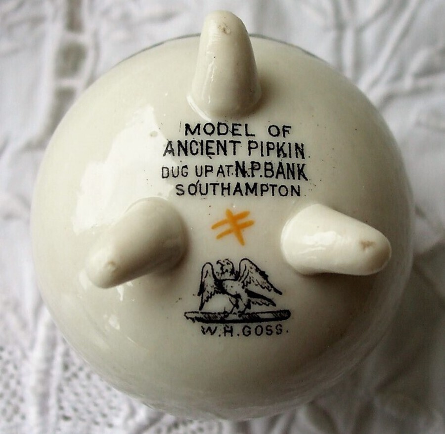 Antique W.H. Goss ~ Southampton Ancient Pipkin ~ A.C.C. No. 260 ~ Southampton ~ *** MATCHING ARMS ***
