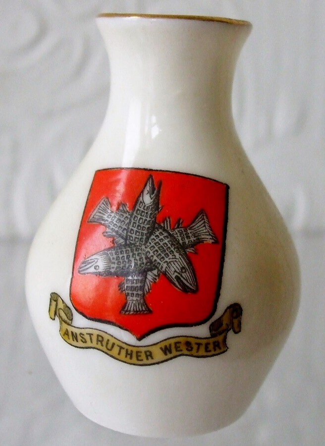 W.H. Goss ~ Swindon Vase ~ A.C.C. No. 268 ~ Anstruther Wester
