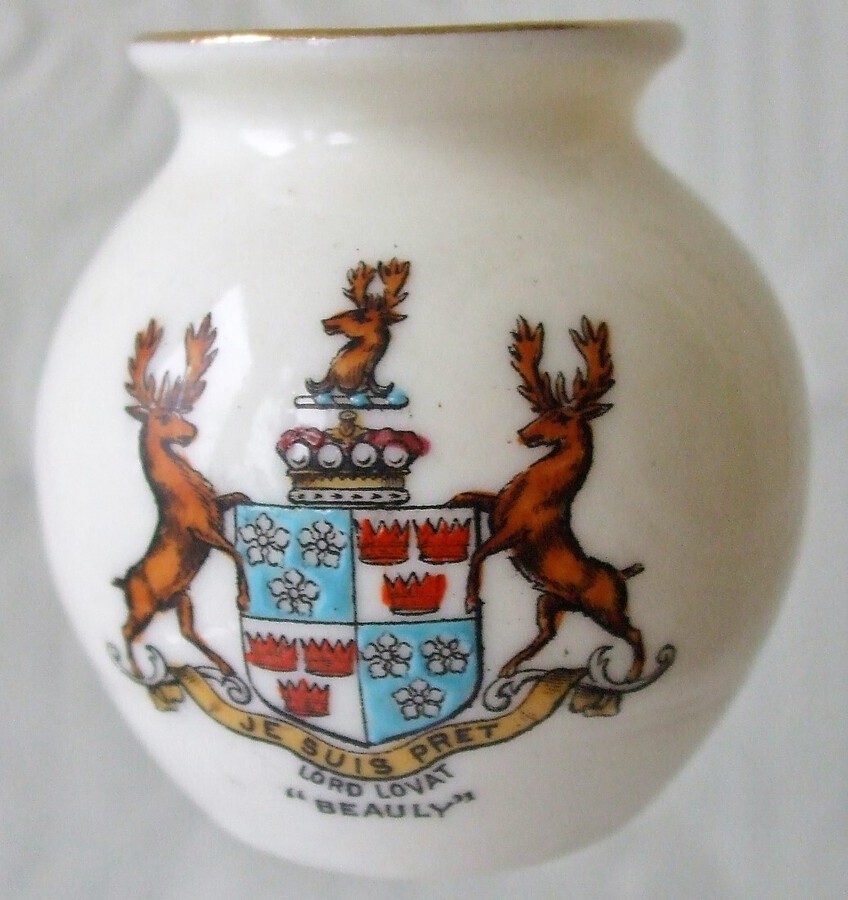 W.H. Goss ~ Glastonbury Vase ~ A.C.C. No. 127 ~ Lord Lovat 