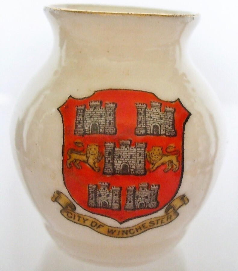 W.H. Goss ~ Tewkesbury Saxon Urn ~ A.C.C. No. 273 ~ City of Winchester