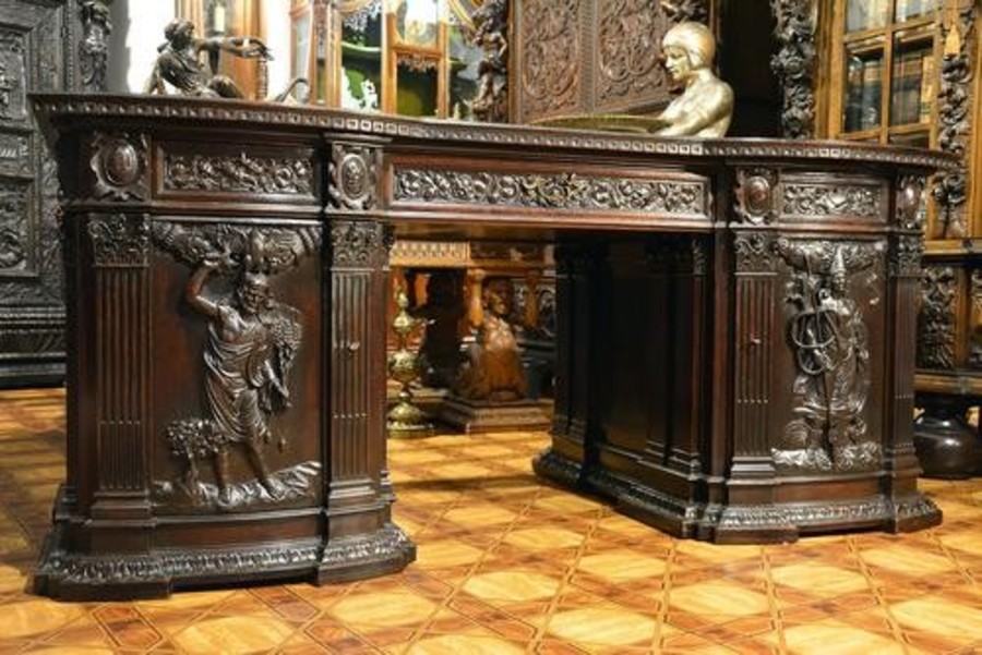 Unique, monumental desk - historicism 19th/20th century
