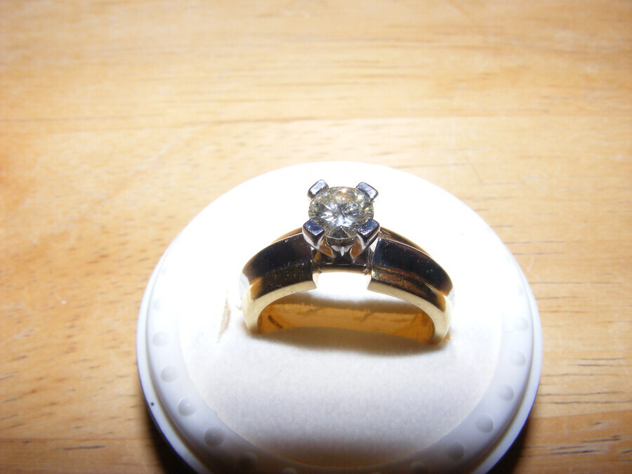 18ct diamond solitaire ring, approx 60 points, yellow gold, with a dash of white gold.