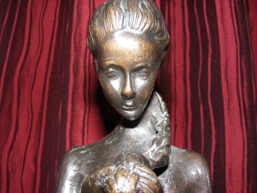 Antique antique bronze statue, signed troubetzkoy, 43cms tall, weighs over 6 kilo, c 1930.