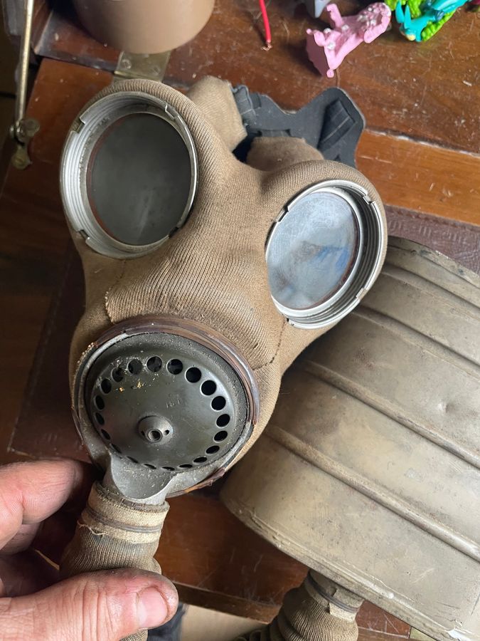 Ww2 gas masks x2