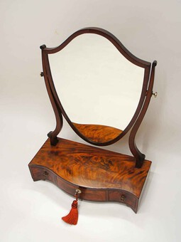 Antique George III Mahogany Serpentine fronted, shield dressing table mirror