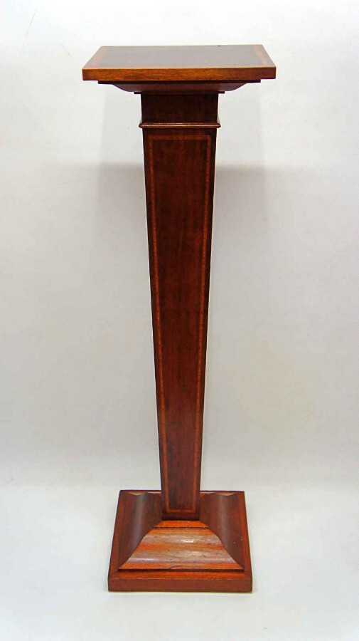 Elegant Edwardian inlaid Mahogany pedestal or statue stand
