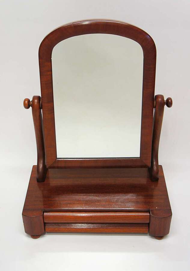Victorian Mahogany dome top dressing table with drawer