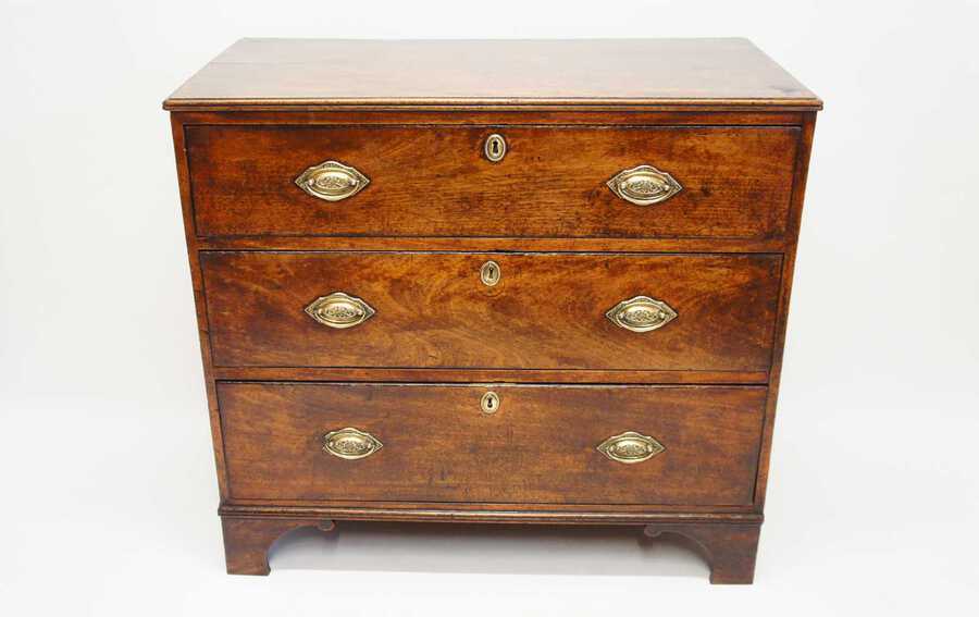 Small Georgian  Elm & Mahogany  Batchelors chest of  drawers