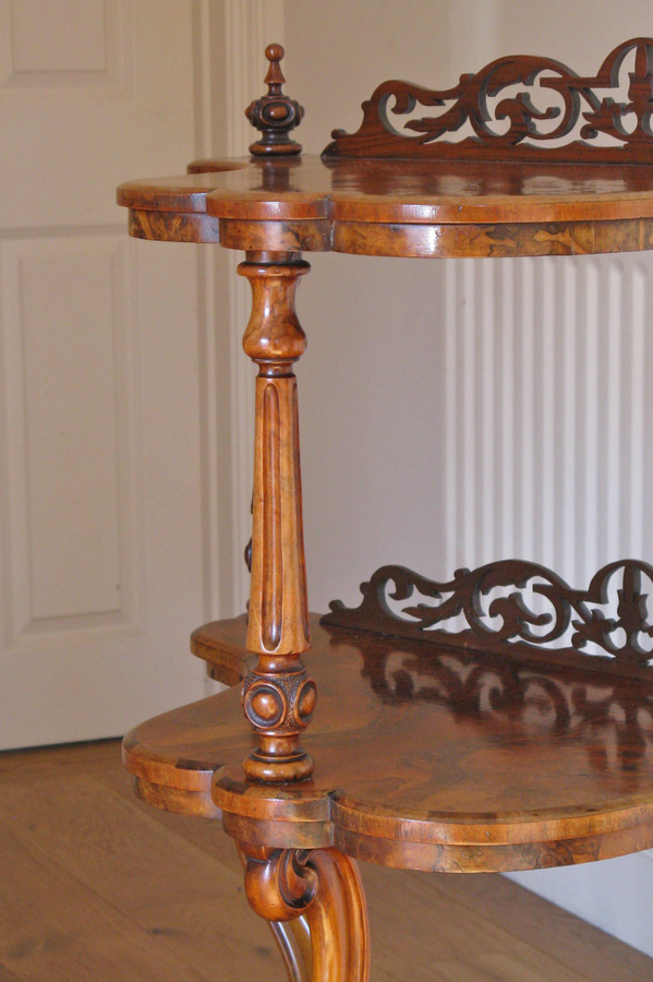 Antique Victorian Figured Walnut 3-Tier Etagere or 'What-Not'