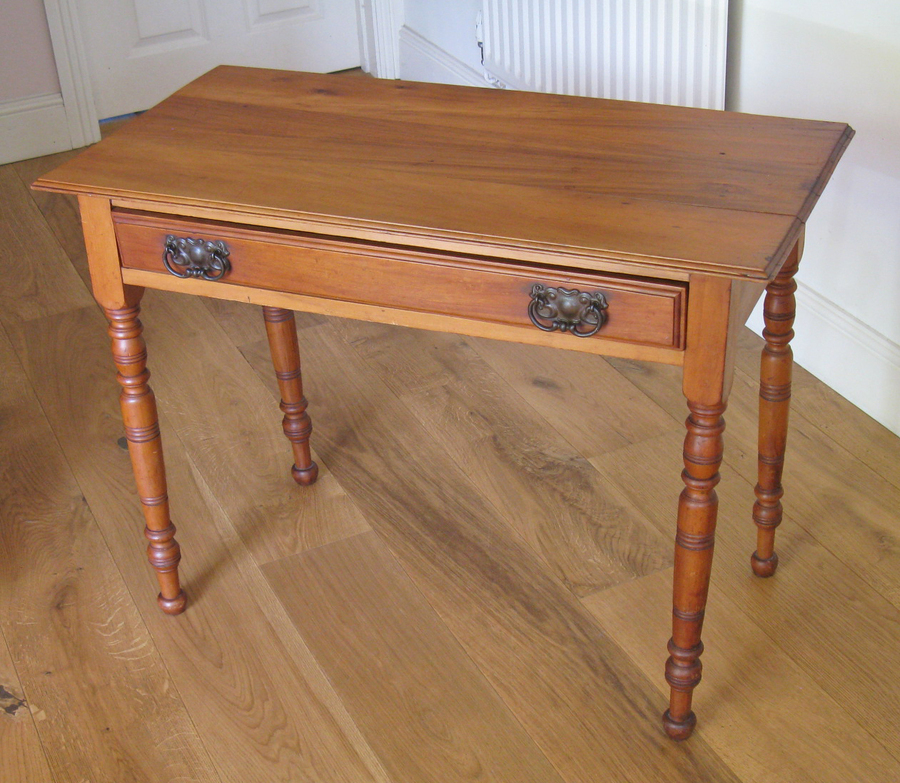 Antique Late Victorian Walnut Side Table with Ring-Turned Legs