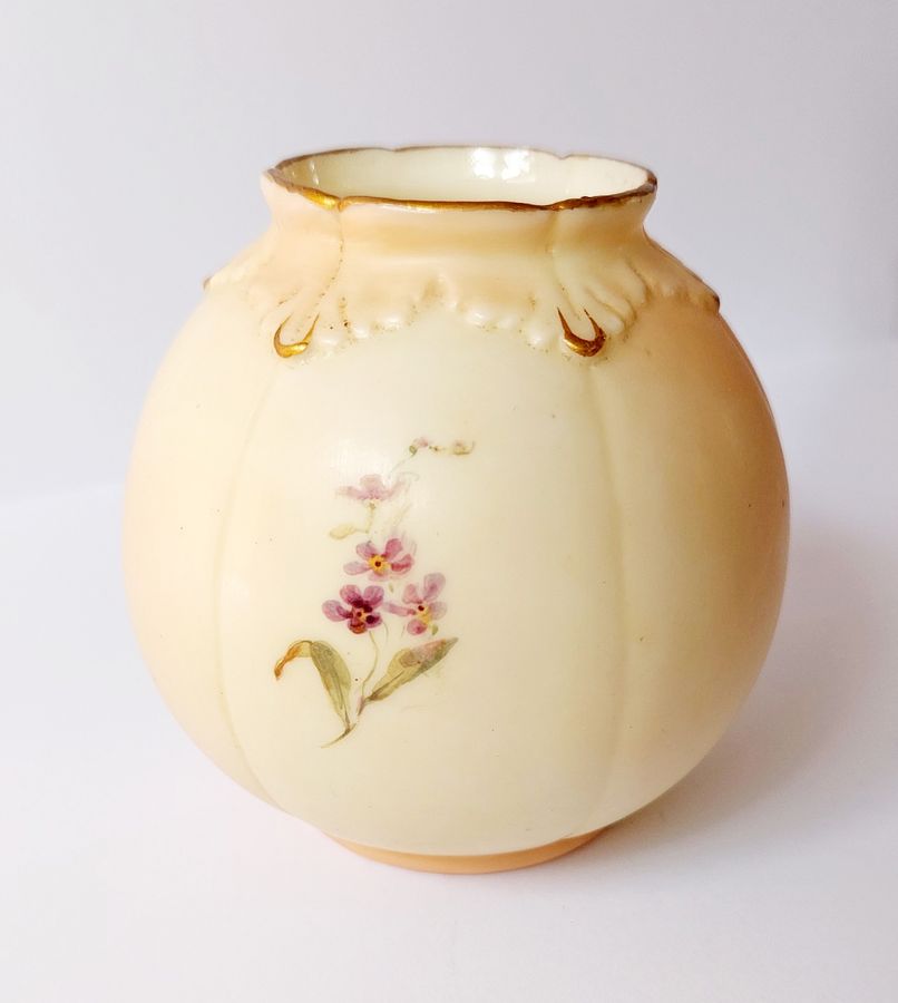 Antique Locke & Co., Worcester Blush Ivory Bone China Posy Vase