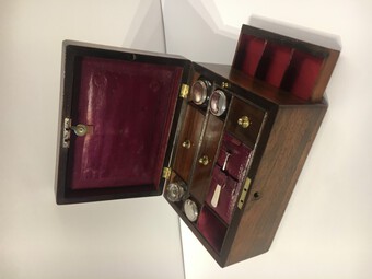 Antique Antique grooming box 
