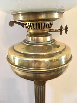 Antique Antique Victorian Brass Oil Lamp