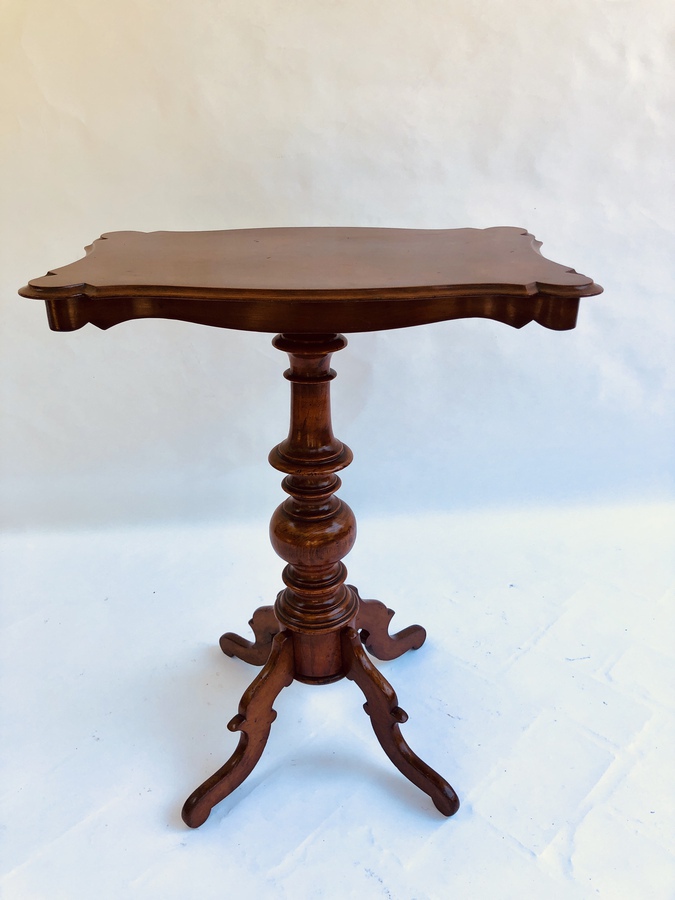 Quality Shaped Antique Mahogany Lamp/Side Table REF:131