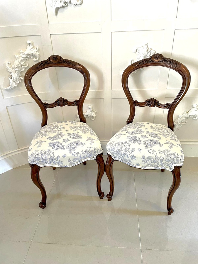 Quality pair of antique Victorian walnut side chairs 