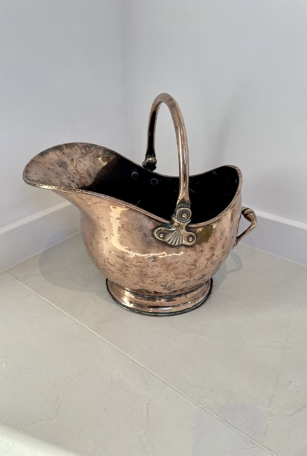  ??Antique George III Quality Copper Helmet Shaped Coal Scuttle REF:342C 