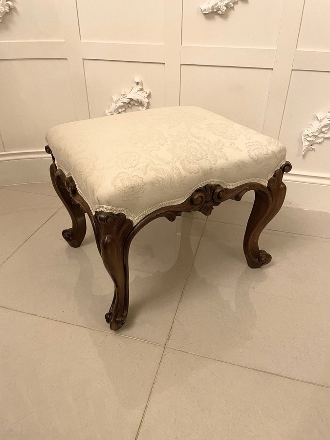   Outstanding Quality Antique Victorian Freestanding Carved Walnut Stool REF:279C