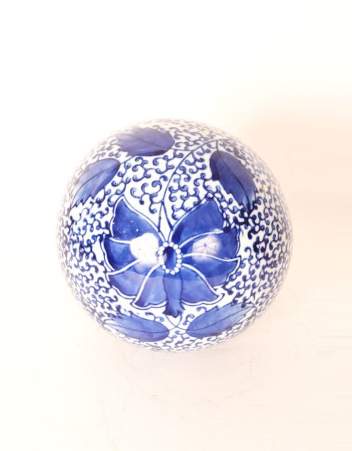 Vintage Blue & White Chinese Porcelain Ball
