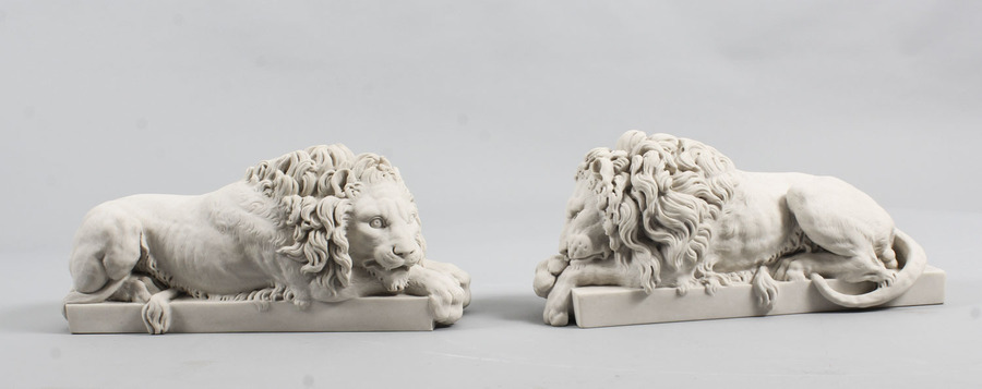Decorative Small Pair of Marble Lions 21st Century After Canova