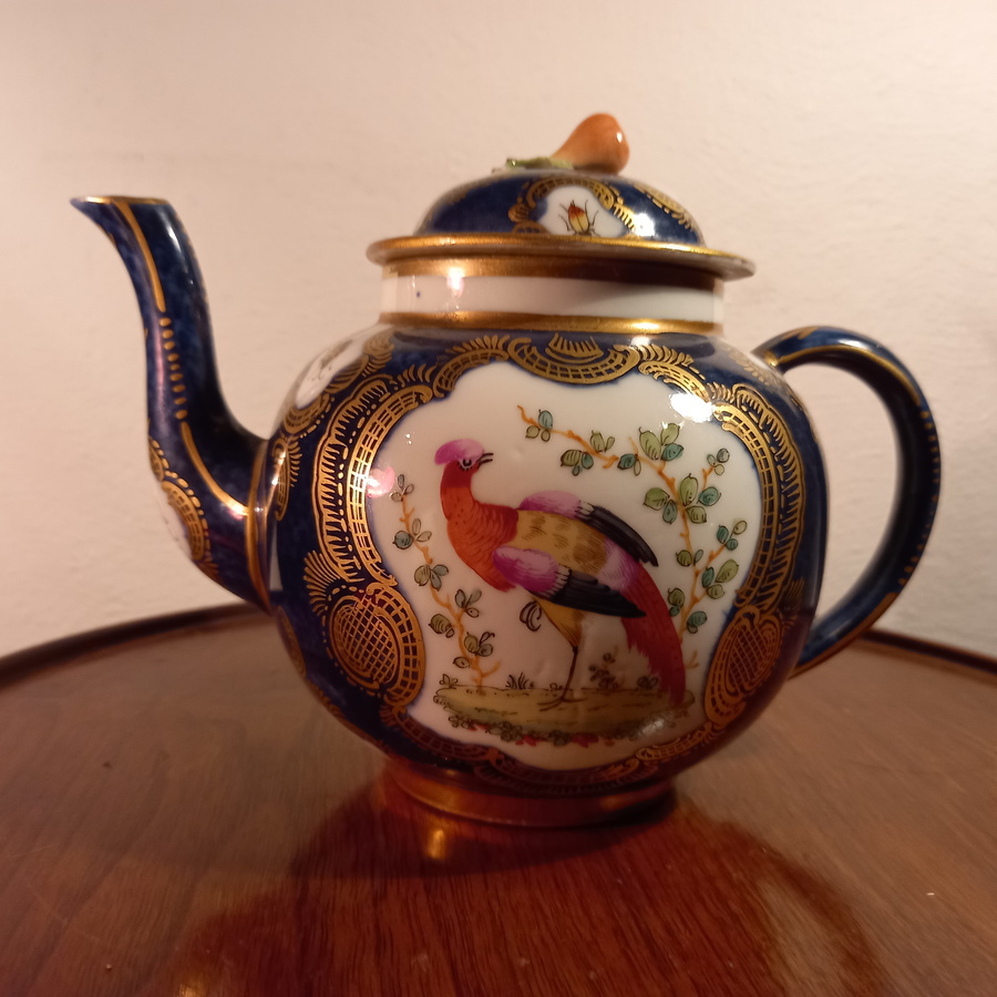 Antique James Giles Pattern First Period Dr Wall Teapot