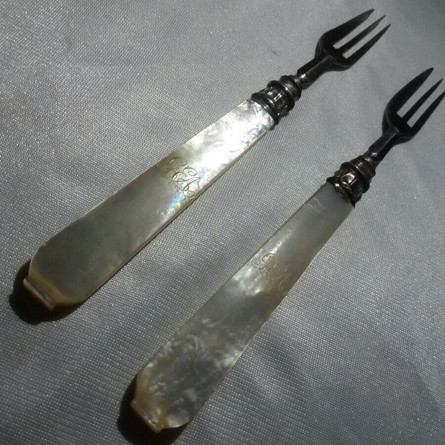 Antique Silver Dessert Forks With Mother of Pearl Handle In Display Case Made by George Unite circa 1840
