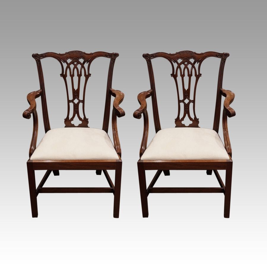 Antique Set of 8 Chippendale mahogany dining chairs