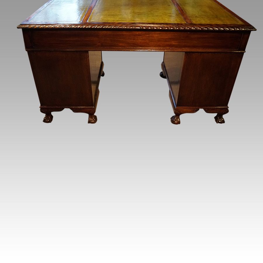 Antique Edwardian Chippendale style pedestal desk