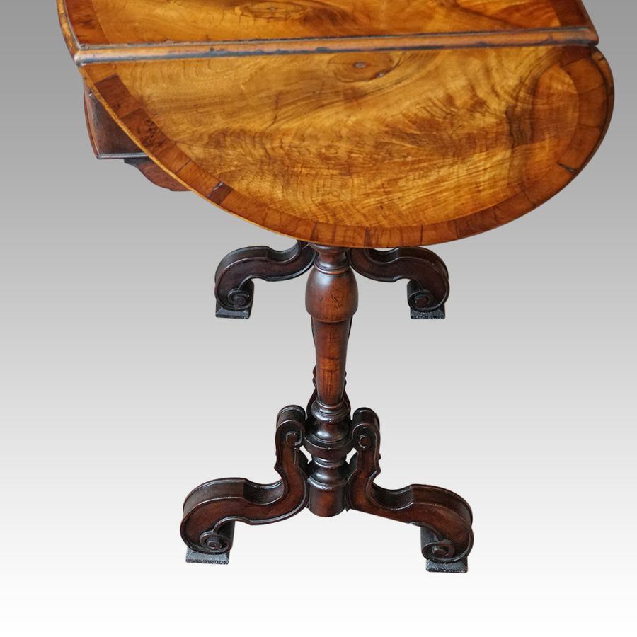 Antique Edwardian walnut kidney shaped side table