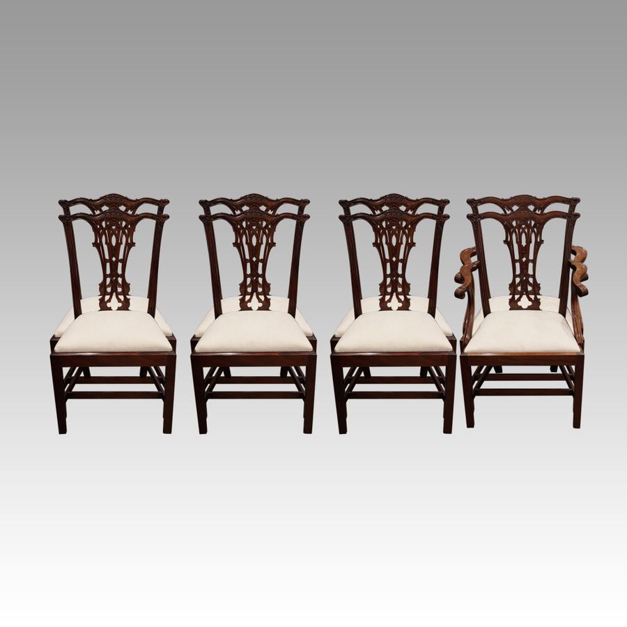 Set of 8 Chippendale mahogany dining chairs