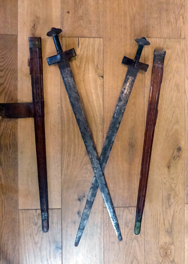 Antique A PAIR of Late 19th/Early 2oth C Tuareg Takouba Swords (Ref: 40757)