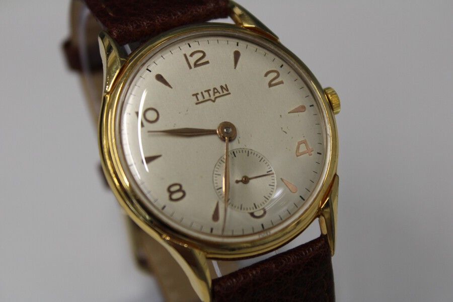 Vintage Titan Gents Mechanical Wristwatch